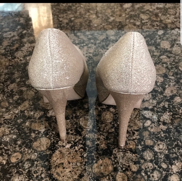 Brash gold sparkle high heels 9w - Picture 3 of 4